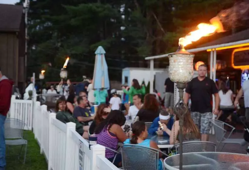 ホテル Lake George Escape