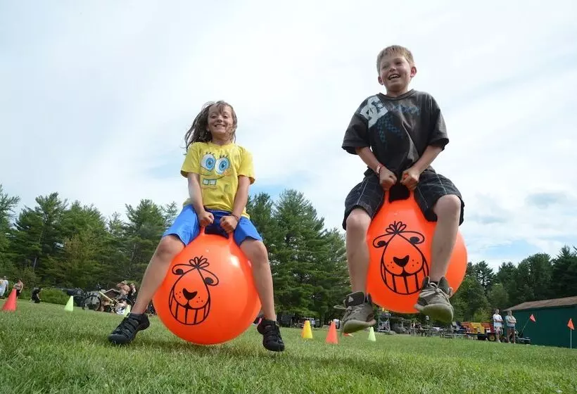 ホテル Lake George Escape