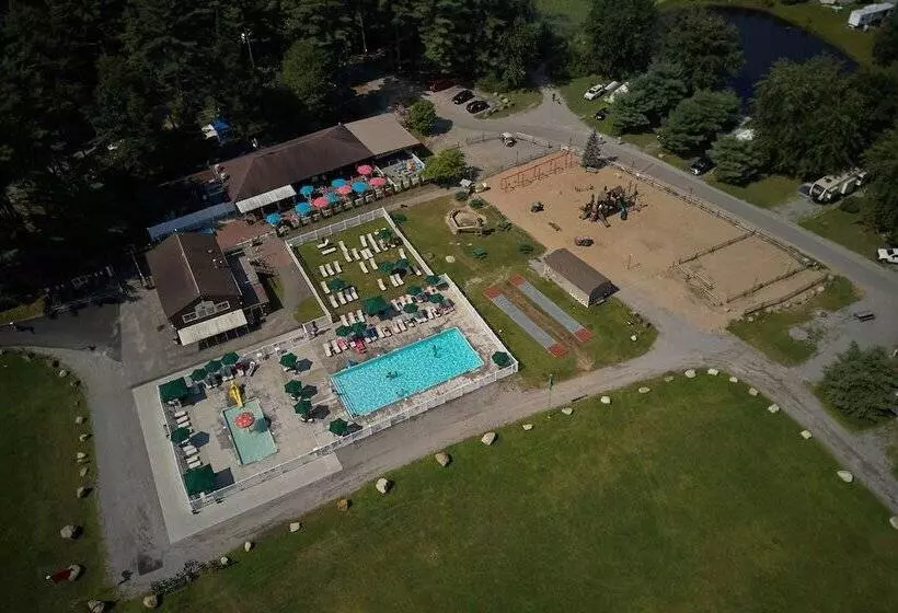 ホテル Lake George Escape