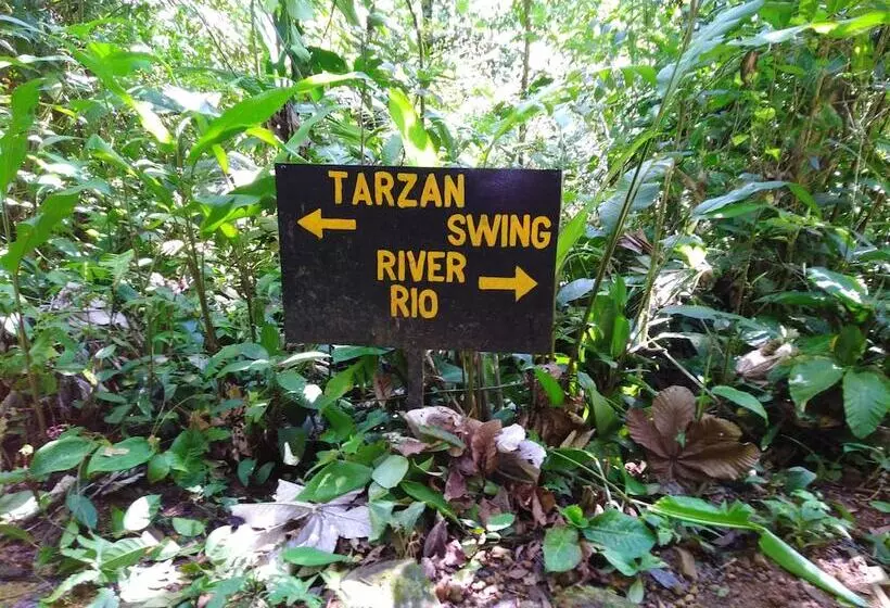 Hotelli Posada Río Celeste La Amistad