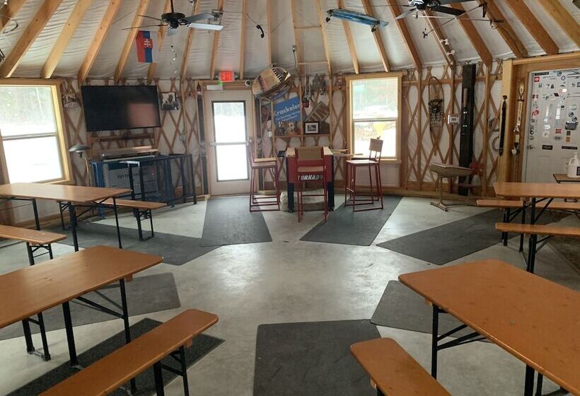 מוטל Gore Mountain Lodge