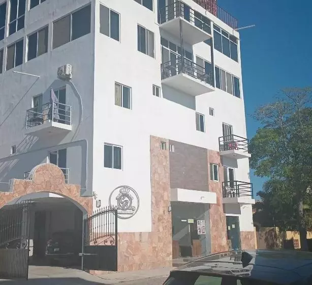 ホテル Casa Raymundo Suites