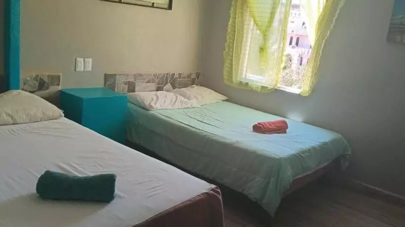 ホテル Casa Raymundo Suites