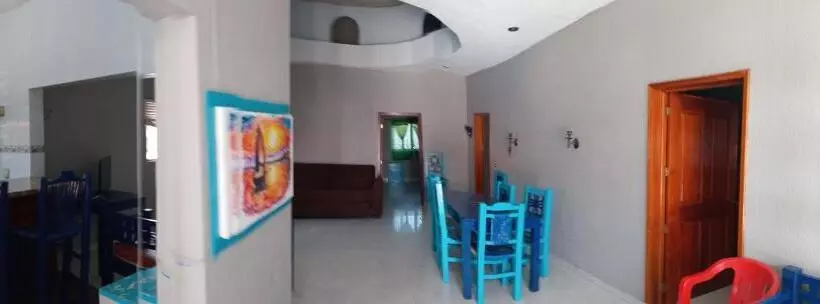 ホテル Casa Raymundo Suites