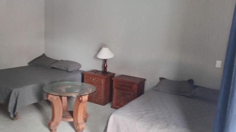 فندق Casa Raymundo Suites