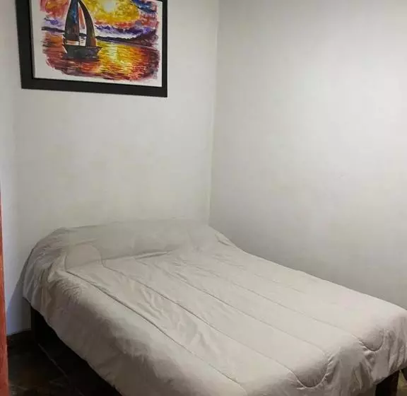 ホテル Casa Raymundo Suites