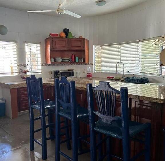 فندق Casa Raymundo Suites