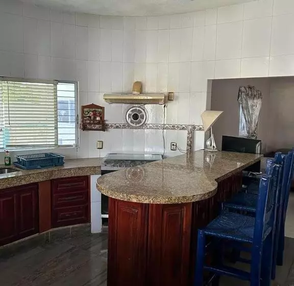 ホテル Casa Raymundo Suites