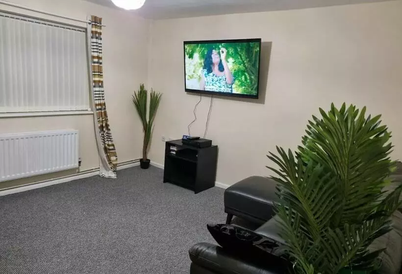 اقامتگاه Nice Residential Within Easy Reach To Town