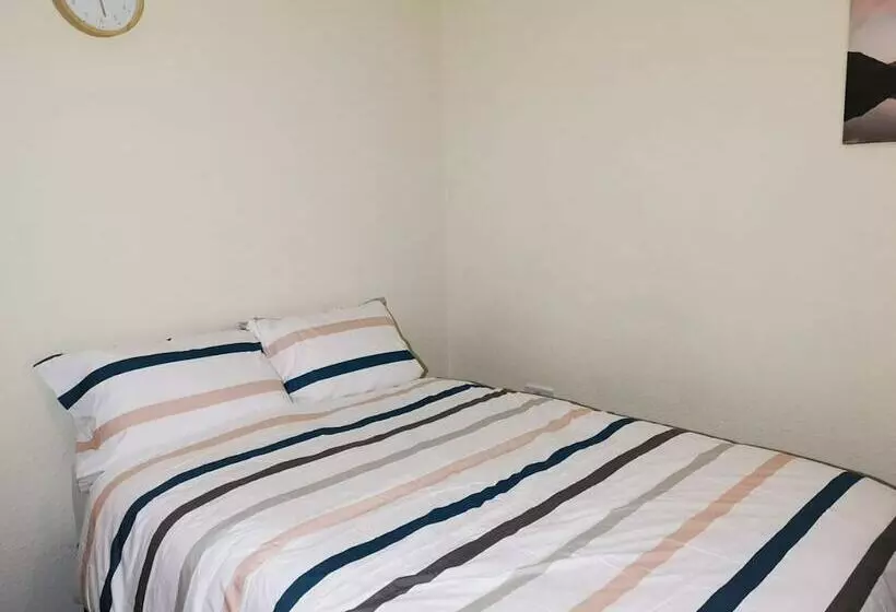 اقامتگاه Nice Residential Within Easy Reach To Town