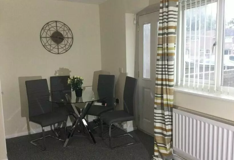 اقامتگاه Nice Residential Within Easy Reach To Town