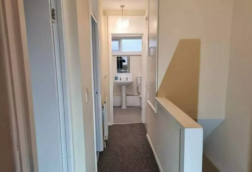 اقامتگاه Nice Residential Within Easy Reach To Town