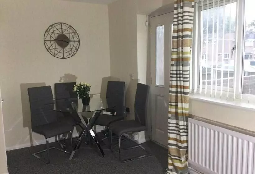 اقامتگاه Nice Residential Within Easy Reach To Town