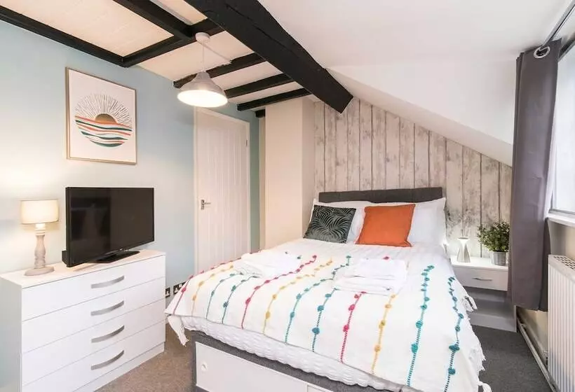 Majatalo Excellent 3 Bed House   Close To Airport