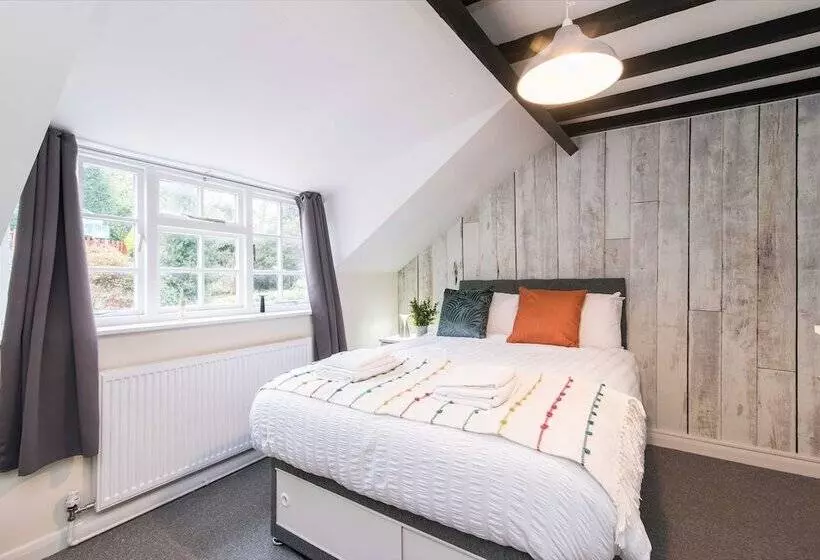 Majatalo Excellent 3 Bed House   Close To Airport