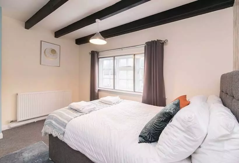 Majatalo Excellent 3 Bed House   Close To Airport