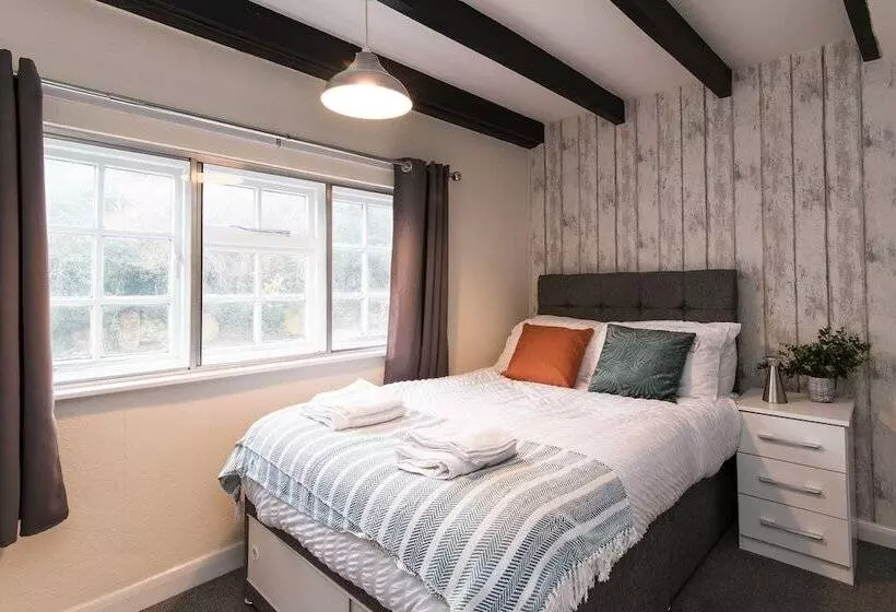 Majatalo Excellent 3 Bed House   Close To Airport