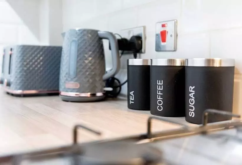 Majatalo Excellent 3 Bed House   Close To Airport