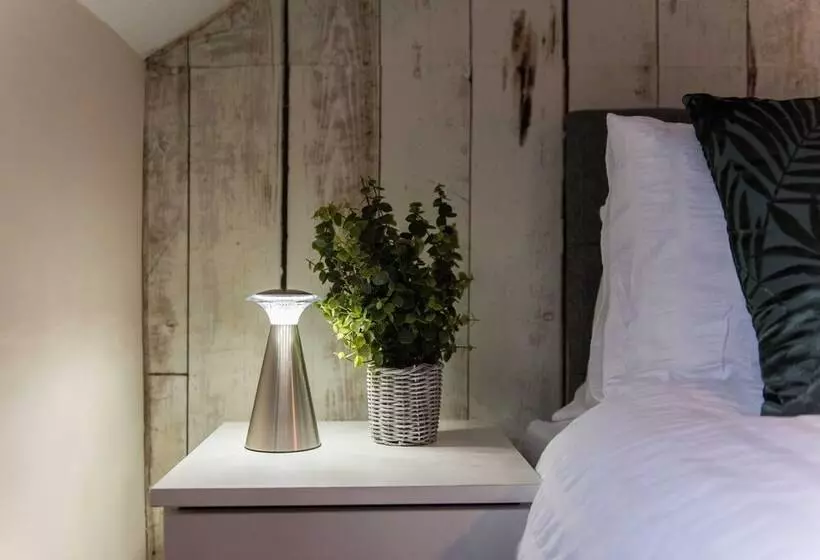 Majatalo Excellent 3 Bed House   Close To Airport