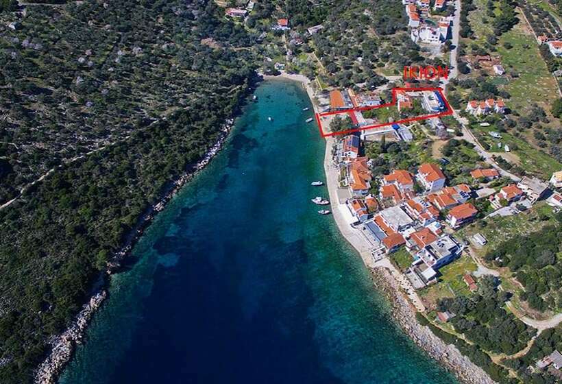 پانسیون Ikion