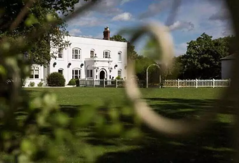 Hotelli Woughton House