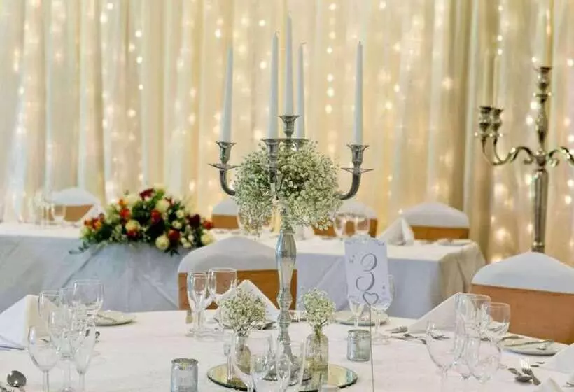 Hotelli Woughton House