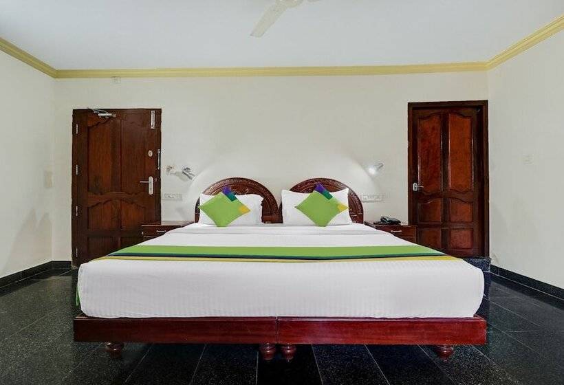 پانسیون Itsy Hotels The Waters Edge Beach Resort