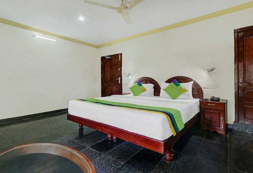 پانسیون Itsy Hotels The Waters Edge Beach Resort