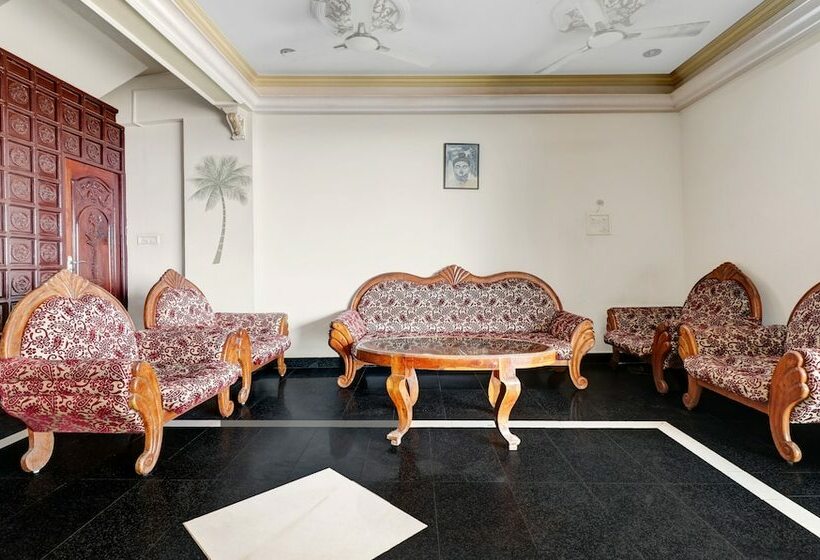 پانسیون Itsy Hotels The Waters Edge Beach Resort