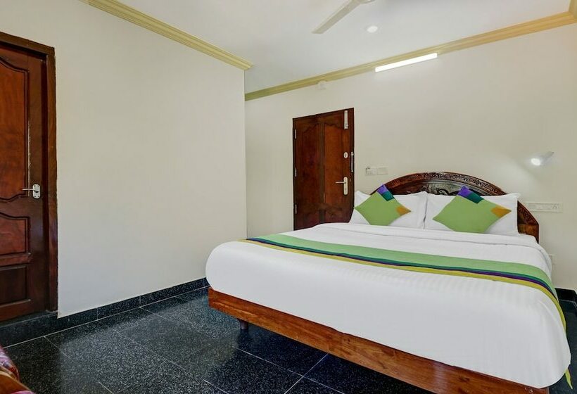 پانسیون Itsy Hotels The Waters Edge Beach Resort