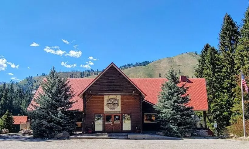 Southfork Lodge Cabin 1