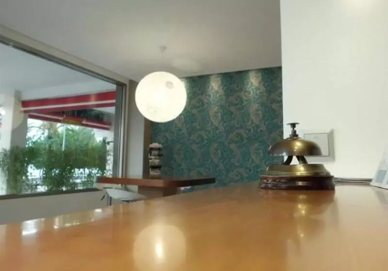 Flats Friends Atlantida