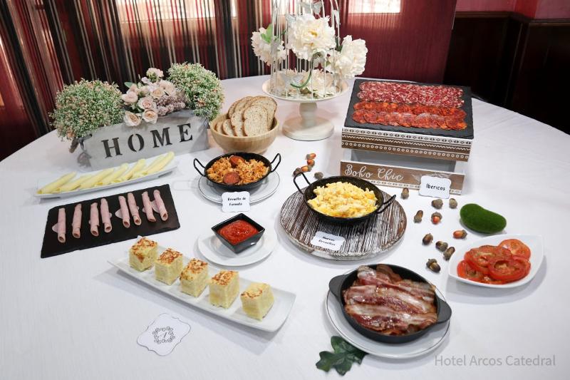 هتل Arcos Catedral