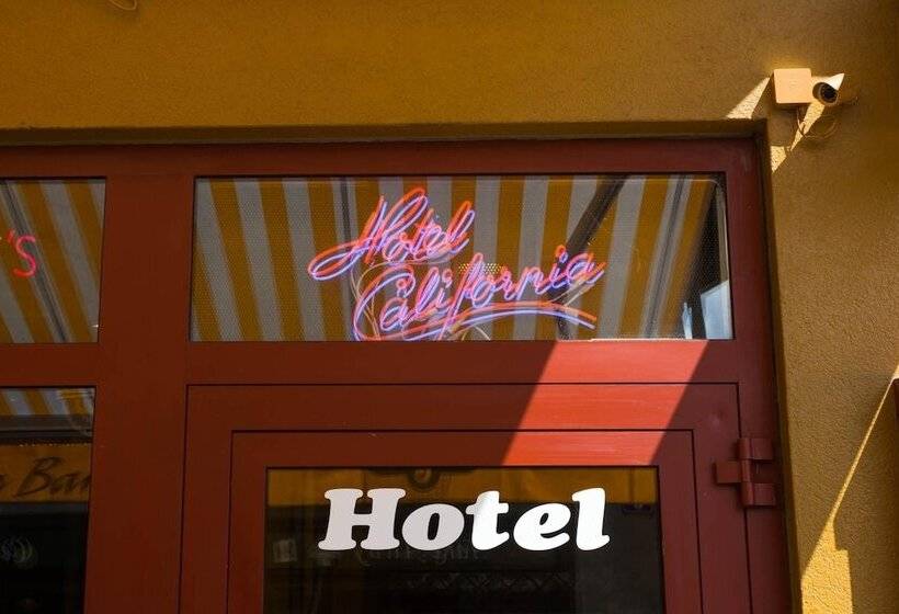 هتل California