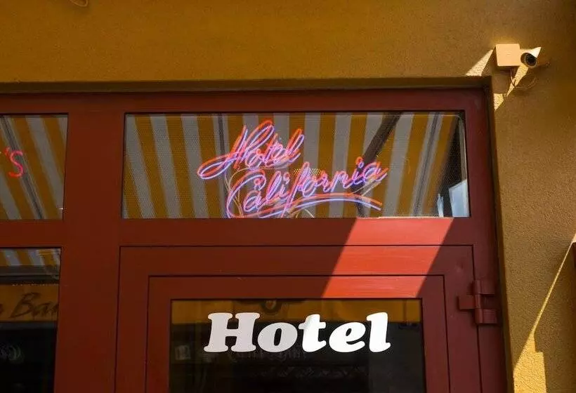 هتل California