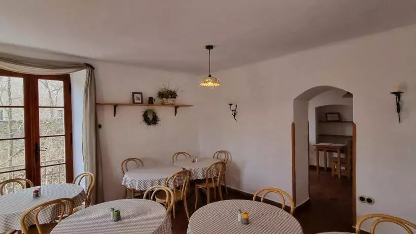 ホテル Garni Myší Díra