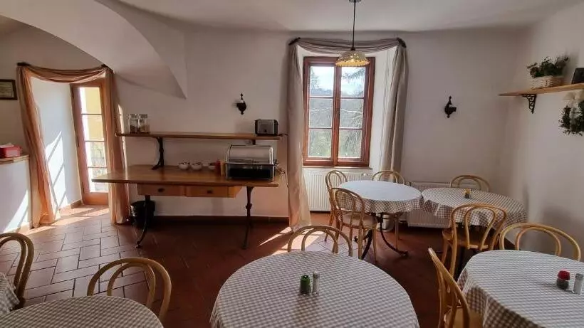 ホテル Garni Myší Díra