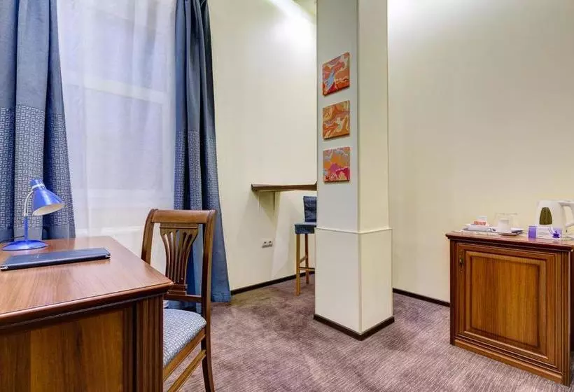 Hotelli Nautilus Inn