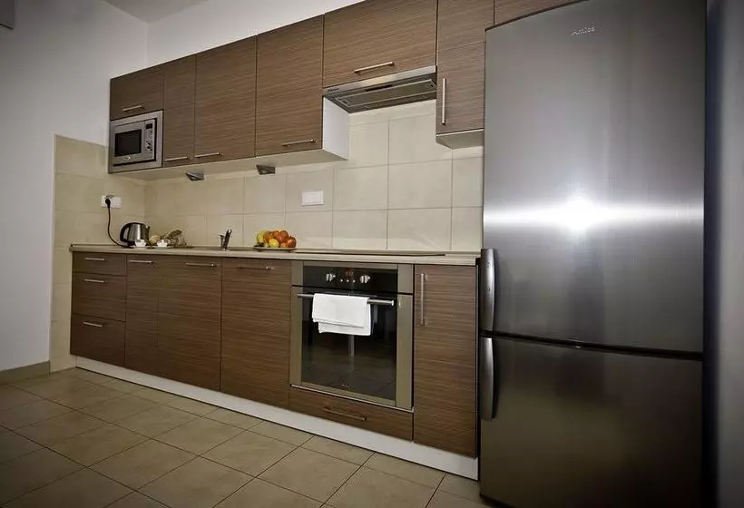 هتل Senator Warsaw Apartments