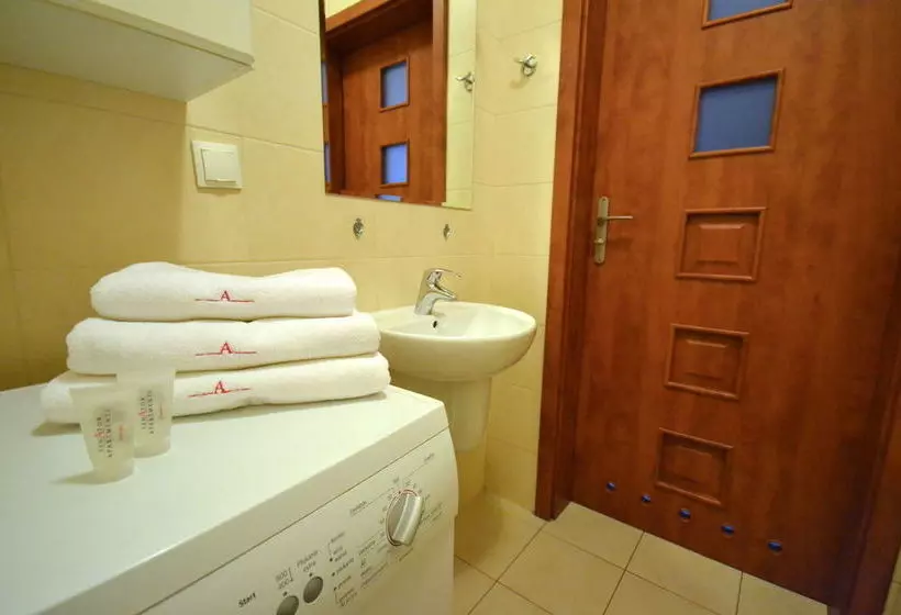 هتل Senator Warsaw Apartments