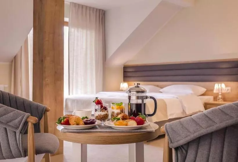 هتل Zamek Księża Góra