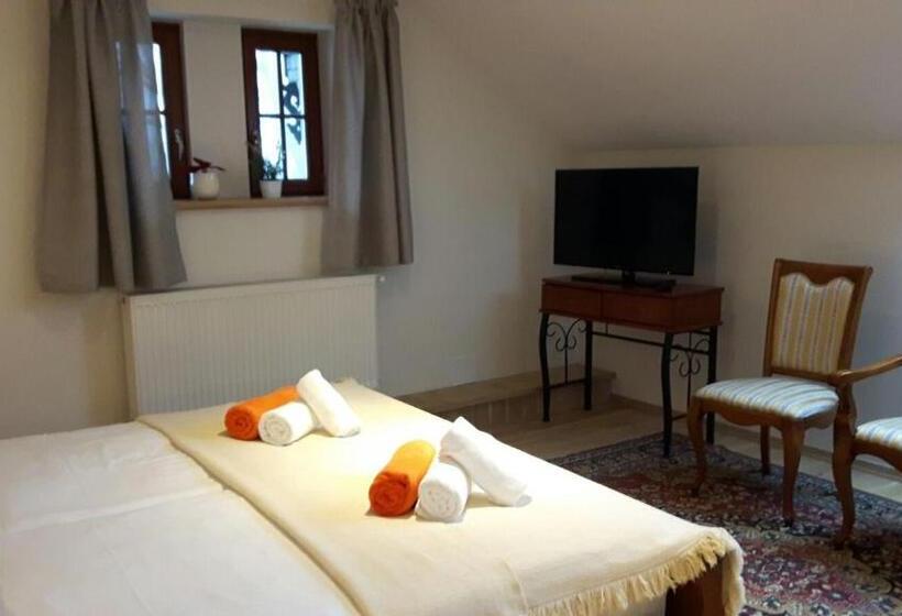 Отель Zamek Księża Góra