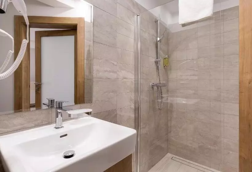 هتل Zamek Księża Góra