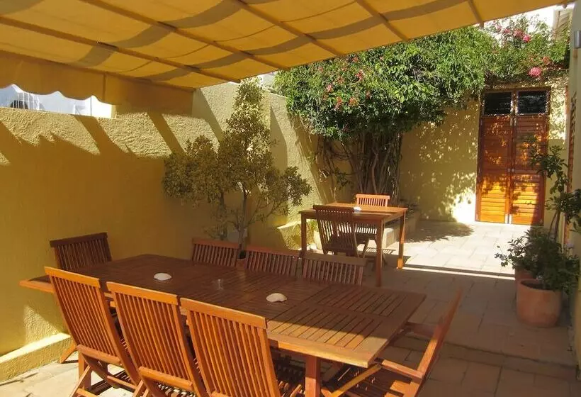 Loloho Lodge   24h Solar Power