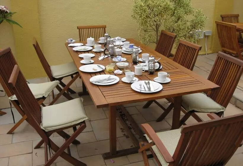 Loloho Lodge   24h Solar Power