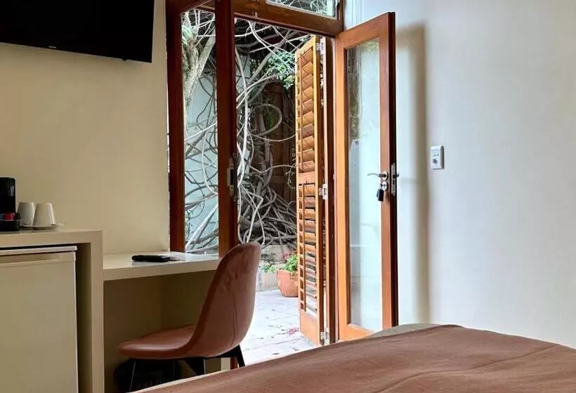 Loloho Lodge   24h Solar Power