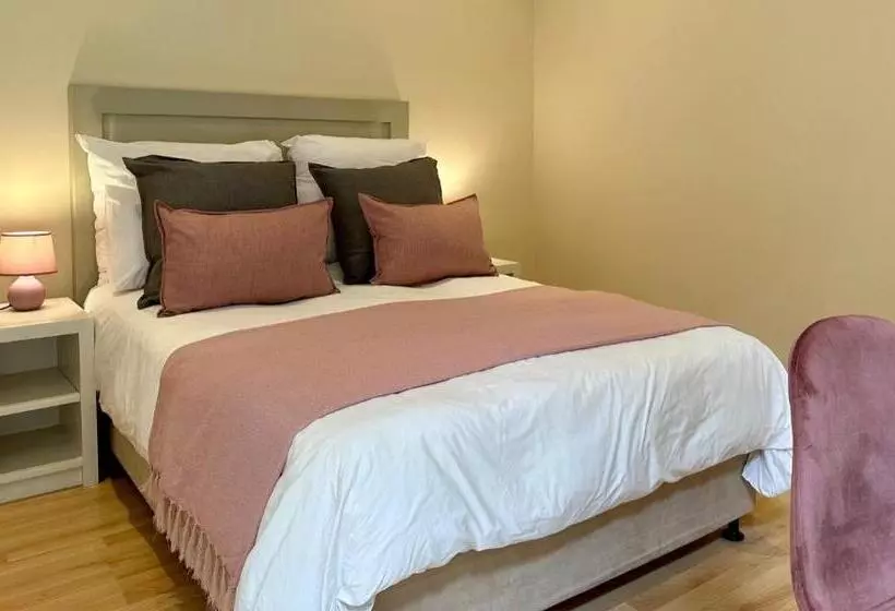 Loloho Lodge   24h Solar Power