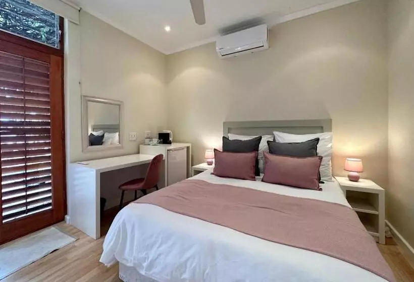 Loloho Lodge   24h Solar Power