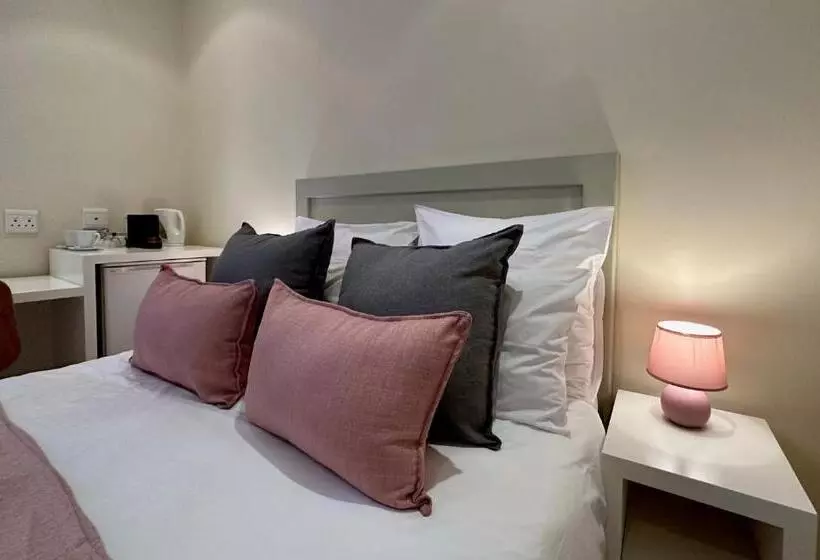 Loloho Lodge   24h Solar Power