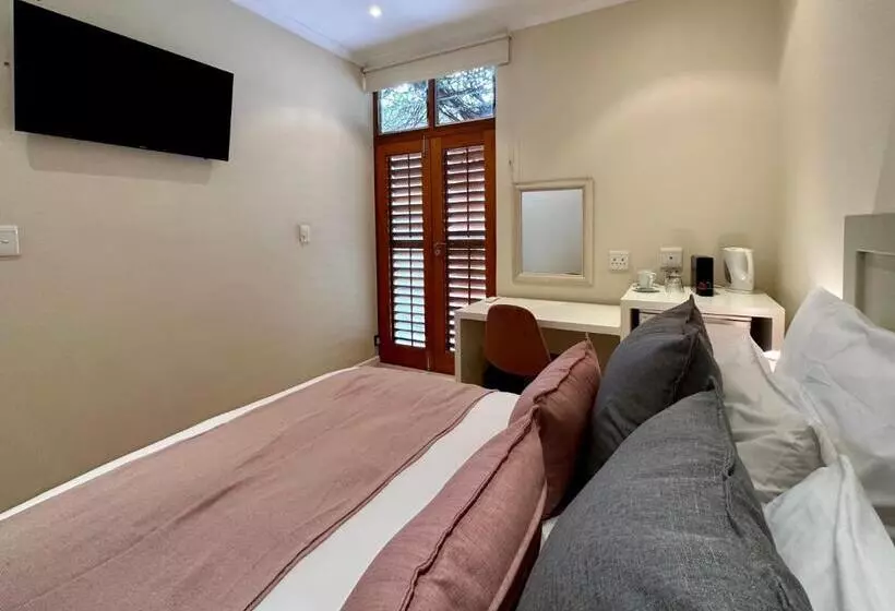 Loloho Lodge   24h Solar Power